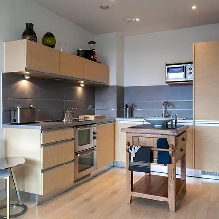 Iconic Luxury Manchester Apartment Exterior photo